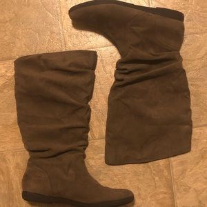 BROWNISH GREY BOOTS